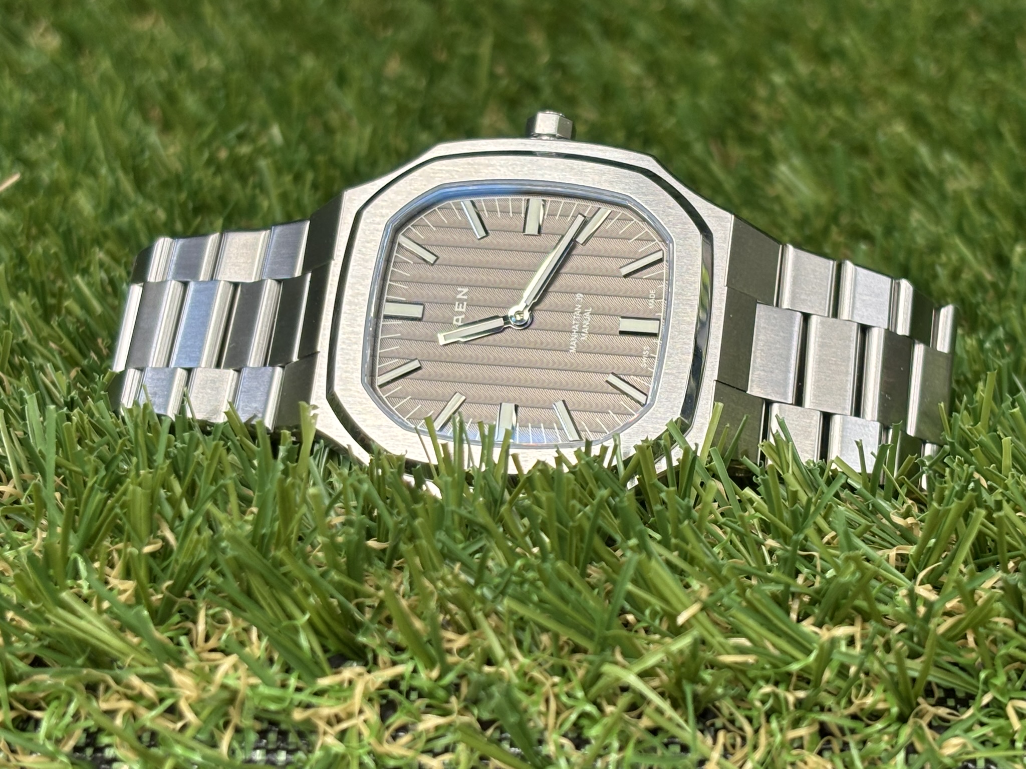 Review: MAEN Manhattan 39mm Ultra Thin – The Modern Microbrand Royalty